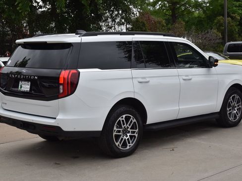 Certified 2025 Ford Expedition Active AWD/4WD image 7