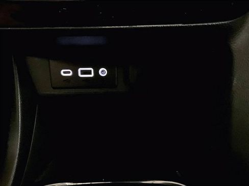 Used 2023 Buick Encore GX Preferred w/ Cold Weather Comfort Package FWD image 31