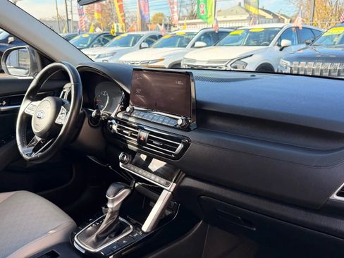 Used 2021 Kia Seltos SX image 17
