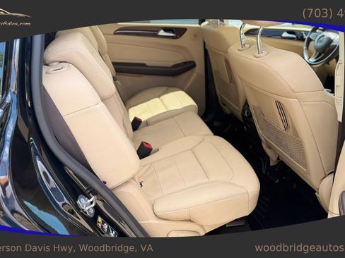 Used 2019 Mercedes-Benz GLS 450 4MATIC image 19