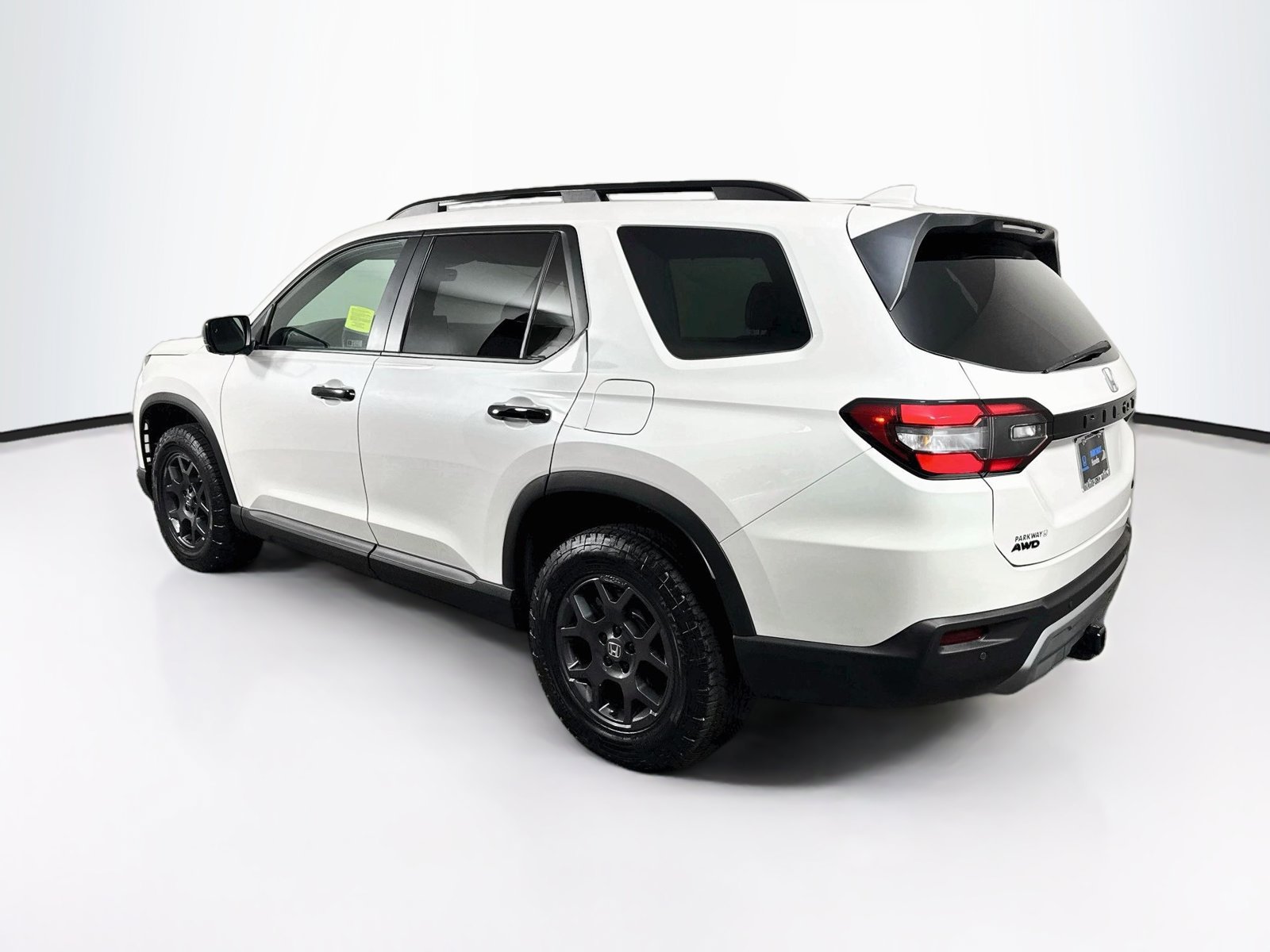 Used 2025 Honda Pilot TrailSport image 6