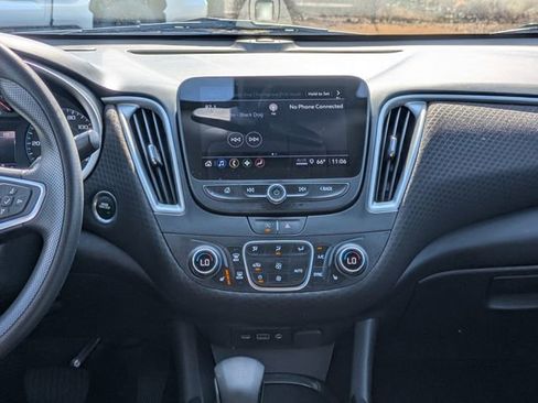 Used 2025 Chevrolet Malibu LT image 19
