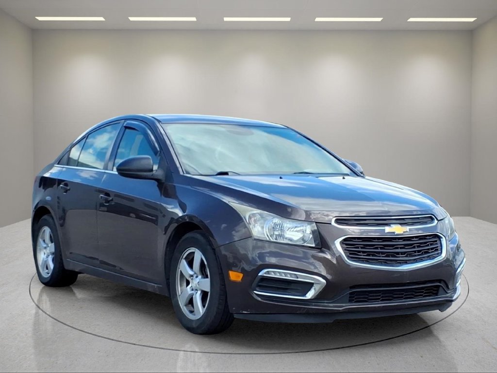 Used 2015 Chevrolet Cruze LT w/ Technology Package FWD image 20