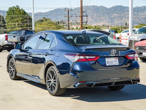 Used 2021 Toyota Camry SE w/ Carpet Mat Package (TMS) FWD image 5