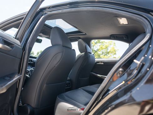 Used 2019 Lexus IS 300 F Sport w/ F Sport Package RWD image 19