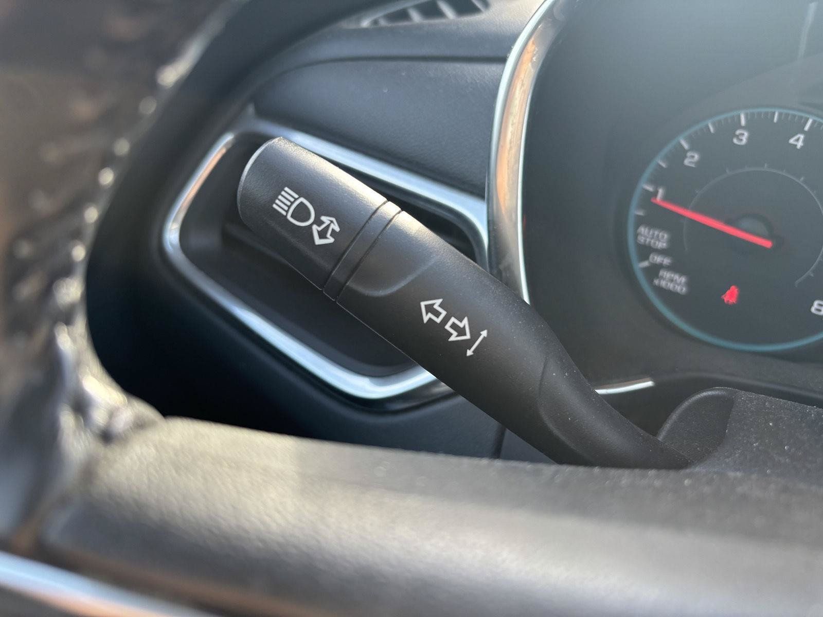 Used 2018 Chevrolet Equinox LT AWD/4WD image 30