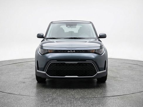 Used 2025 Kia Soul LX w/ LX Technology Package FWD image 2