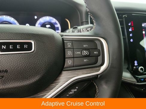 Used 2024 Jeep Wagoneer L Series II w/ Flexible Seating Group AWD/4WD image 22