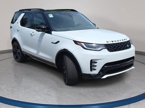 Certified 2025 Land Rover Discovery Dynamic SE AWD/4WD image 3