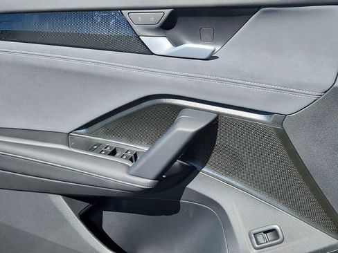 New 2026 Volkswagen Tiguan SE image 6