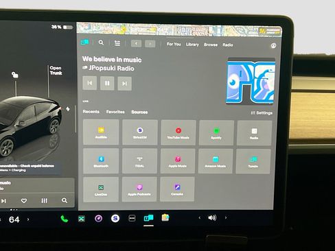 Used 2024 Tesla Model Y Long Range AWD/4WD image 11