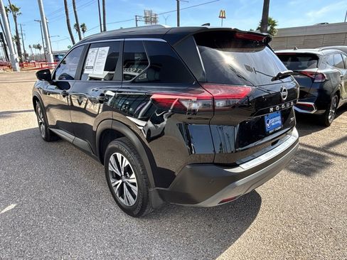 Used 2022 Nissan Rogue SV w/ SV Premium Package image 4