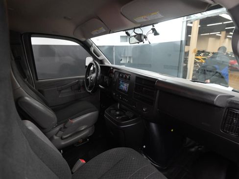 Used 2020 Chevrolet Express 2500 w/ Driver Convenience Package image 20