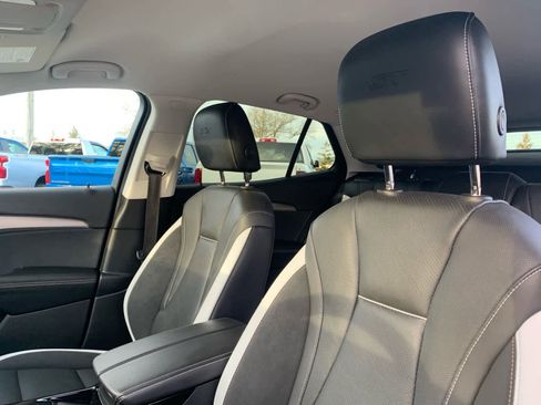 Certified 2025 Buick Envision Sport Touring image 13