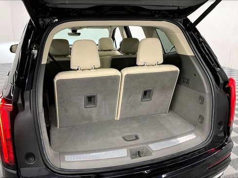 Used 2022 Cadillac XT6 Premium Luxury w/ Technology Package FWD image 42