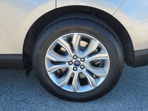 Certified 2022 Ford Edge Titanium image 9