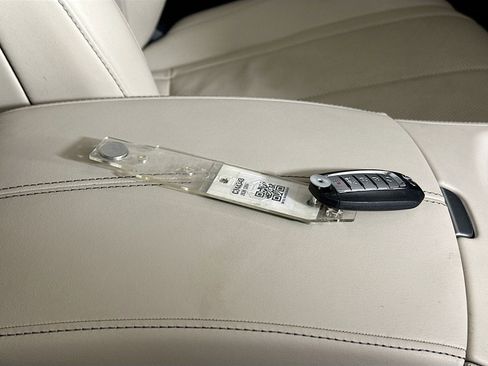 Used 2024 INFINITI QX60 Sensory w/ Cargo Package AWD/4WD image 33