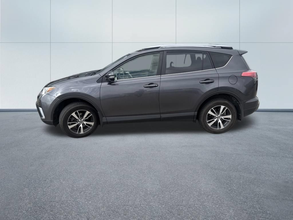 Used 2018 Toyota RAV4 XLE AWD/4WD image 5