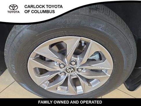 Used 2024 Toyota Sienna XLE FWD image 10