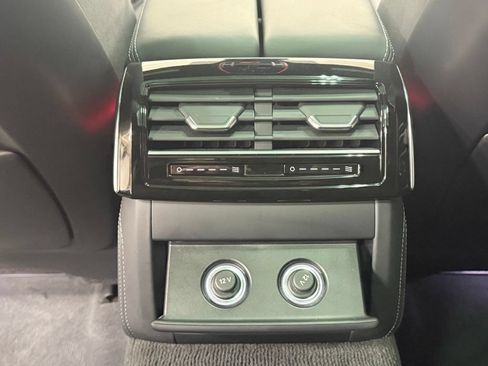 Used 2023 Audi S8 AWD/4WD image 30