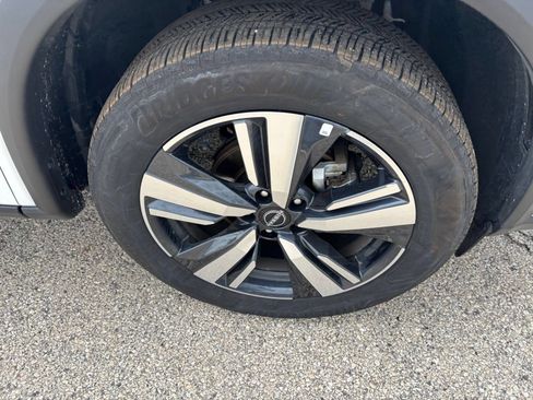 Used 2026 Nissan Rogue SL AWD/4WD image 32