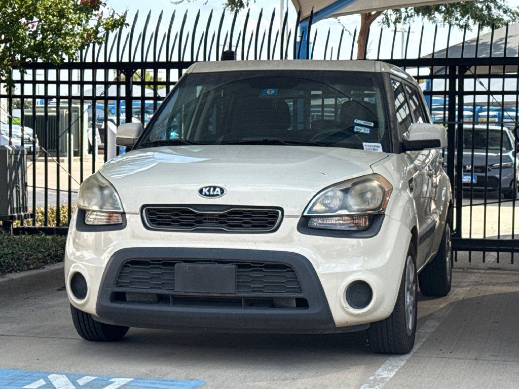 Used 2013 Kia Soul FWD image 1