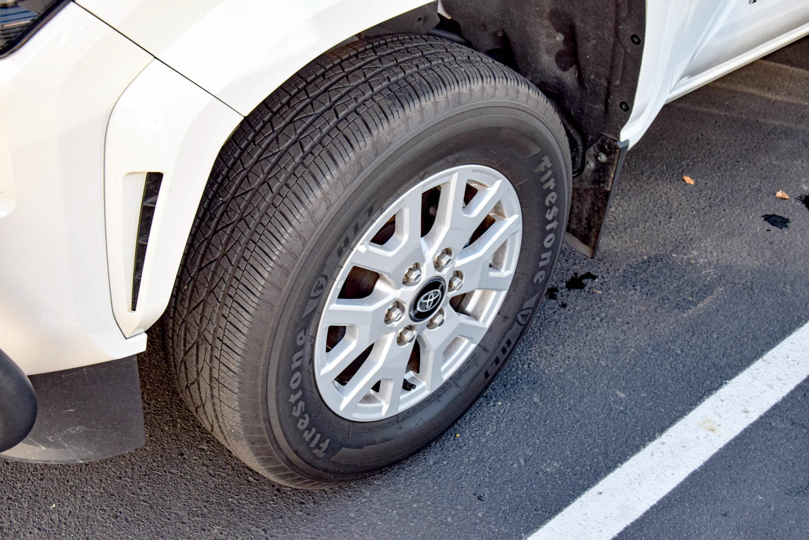 Used 2024 Toyota Tacoma SR5 AWD/4WD image 23