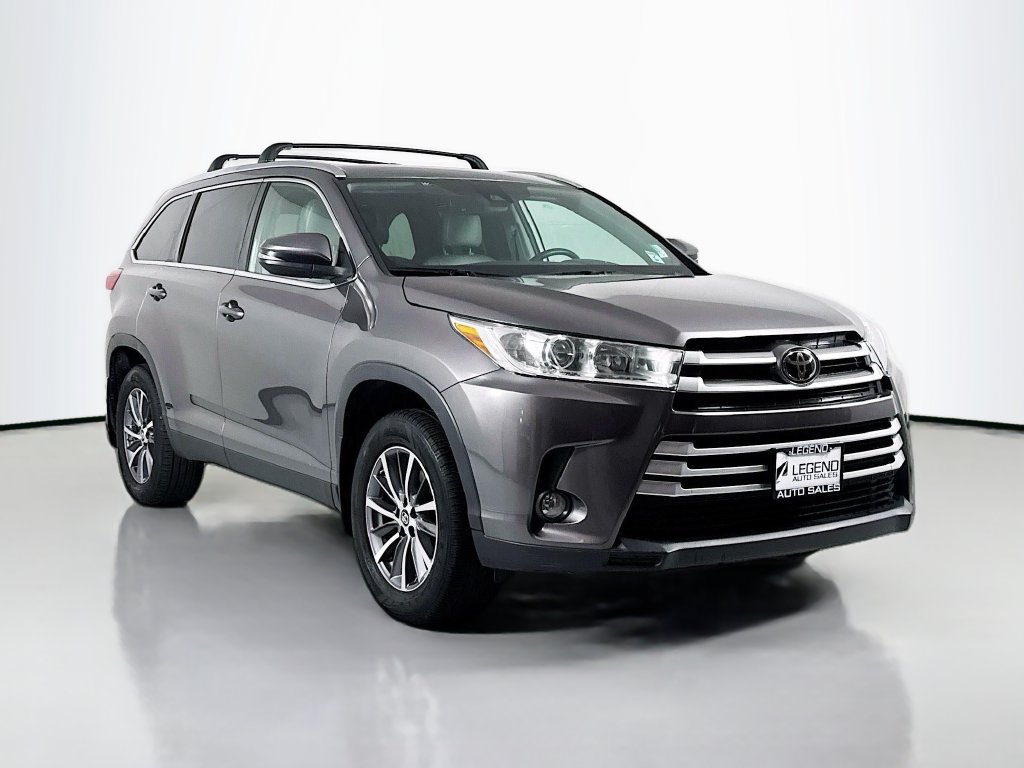 Used 2019 Toyota Highlander XLE AWD/4WD image 4