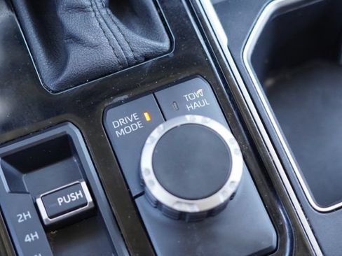 Used 2024 Toyota Tundra Limited AWD/4WD image 43