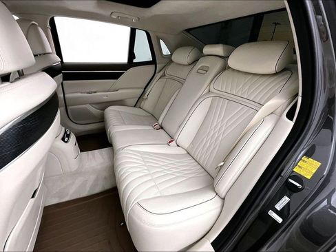 Used 2023 Genesis G90 3.5T image 34