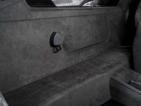 Used 2024 Lamborghini Revuelto image 30