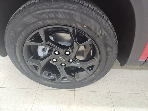 New 2026 Chevrolet Trax LT w/ Driver Confidence Package FWD image 16