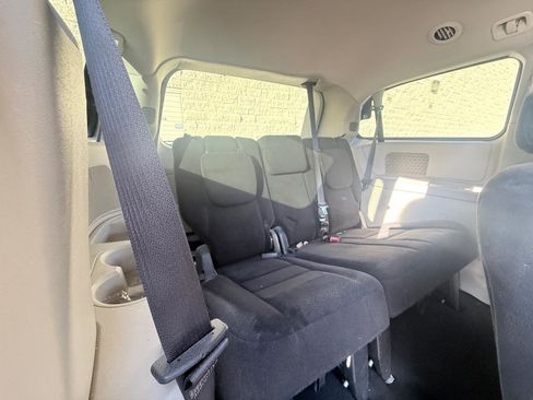 Used 2017 Dodge Grand Caravan SE w/ Power Window Group FWD image 13