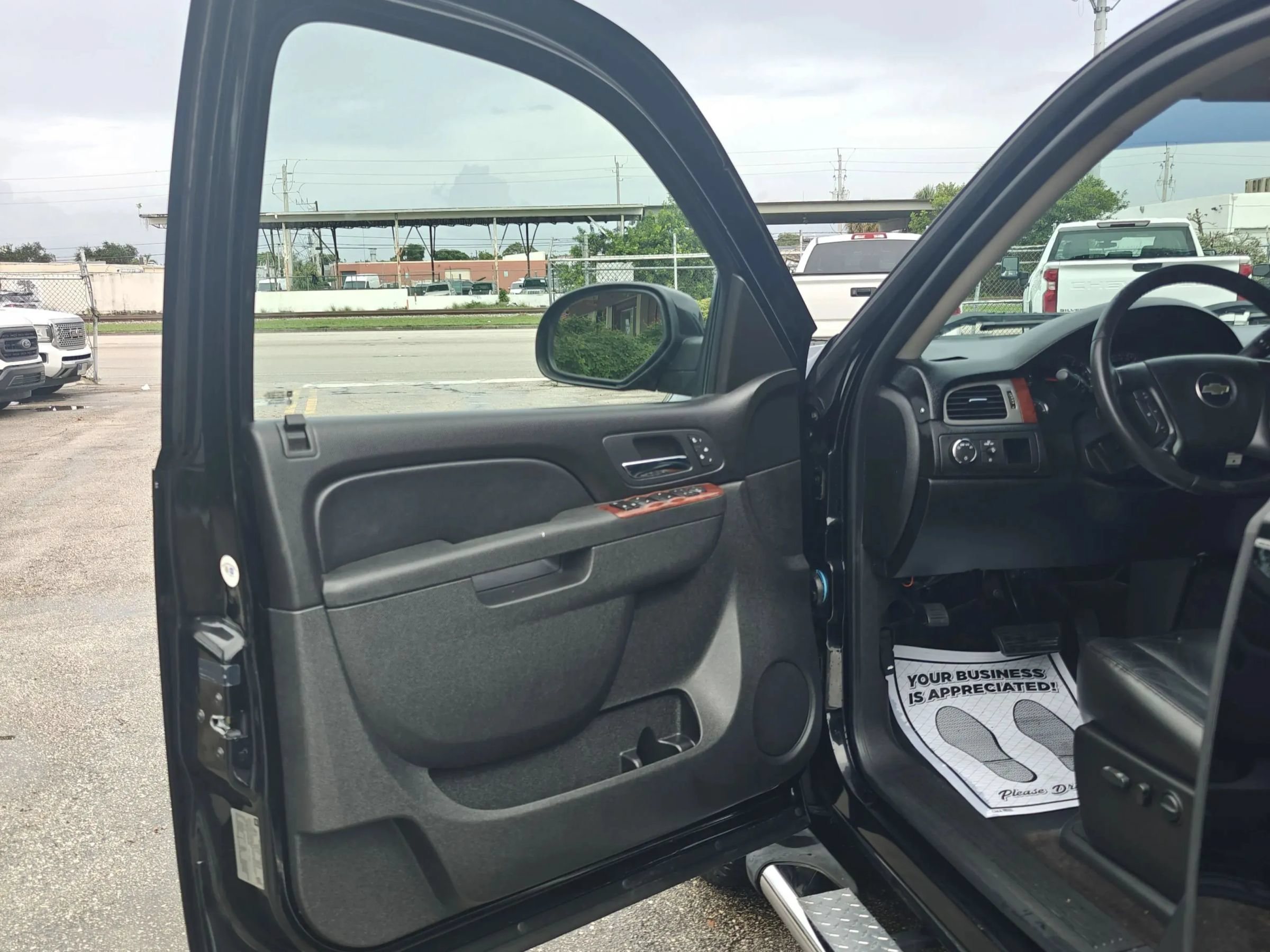 Used 2010 Chevrolet Silverado 1500 LTZ w/ LTZ Plus Package RWD image 10