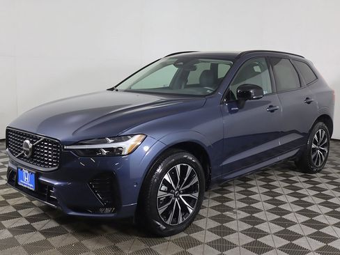 Used 2023 Volvo XC60 B5 Plus w/ Climate Package image 10