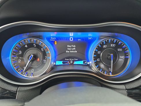 Used 2023 Chrysler 300 Touring w/ Sport Appearance Package image 18