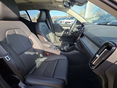 New 2026 Volvo XC40 B4 Plus w/ Protection Package Premier FWD image 18