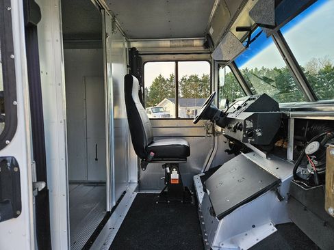 Used 2013 Ford E-350 and Econoline 350 Super Duty w/ Air Conditioning Prep Pkg image 21