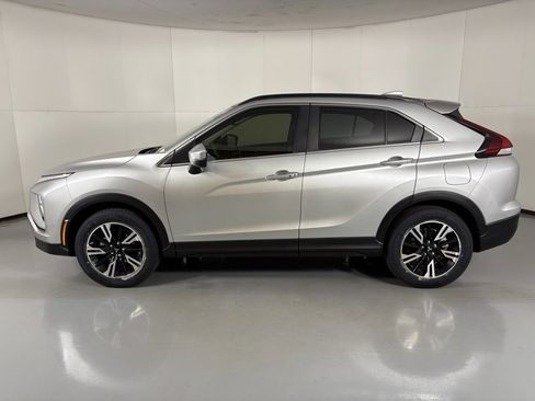 Used 2023 Mitsubishi Eclipse Cross SE image 5