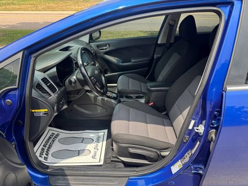 Used 2017 Kia Forte S w/ S Technology Package FWD image 8