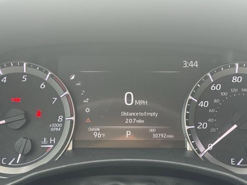 Used 2023 Toyota Highlander L image 11