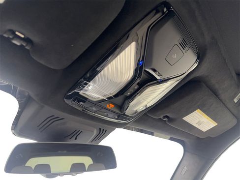 Used 2022 BMW X7 xDrive40i w/ M Sport Package image 81