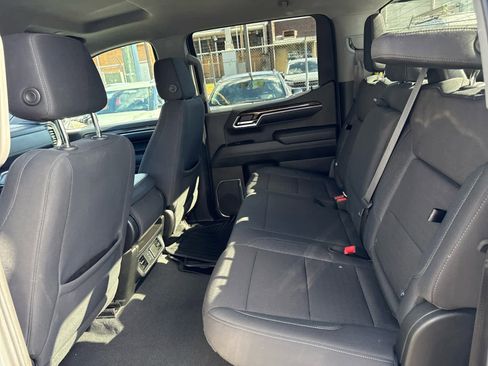 Used 2024 GMC Sierra 1500 Elevation image 12