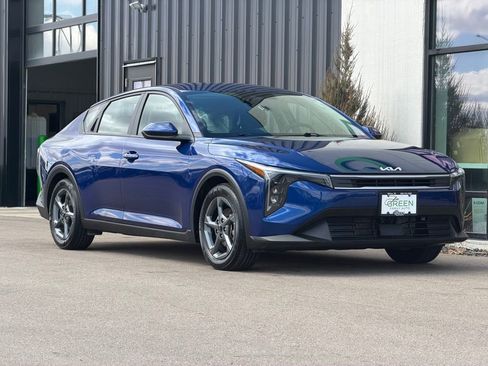 Used 2025 Kia K4 LXS image 4