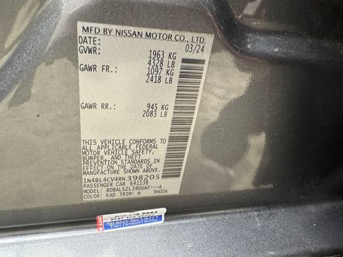 Used 2024 Nissan Altima 2.5 SR w/ SR Premium Package FWD image 29