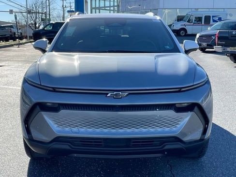 New 2026 Chevrolet Equinox EV LT w/ LPO, Tech Bronze Package FWD image 2