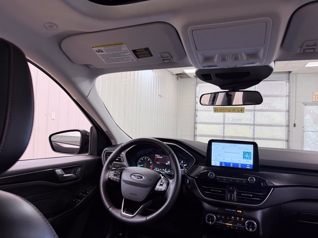Used 2022 Ford Escape SEL w/ SEL Stealth AWD Package image 28