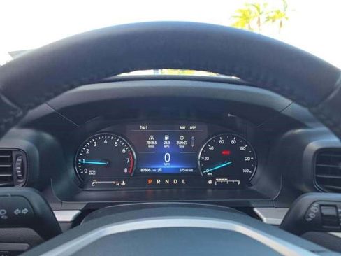 Used 2023 Ford Explorer XLT image 5