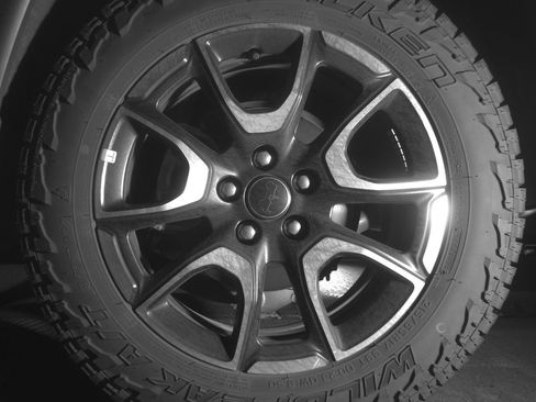 Used 2025 Jeep Compass Trailhawk image 14