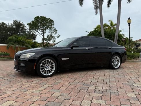 Used 2012 BMW 750Li image 2
